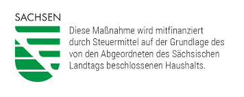 Logo von Sachsen und der Hinweis auf Finanzierung durch Steuermittel